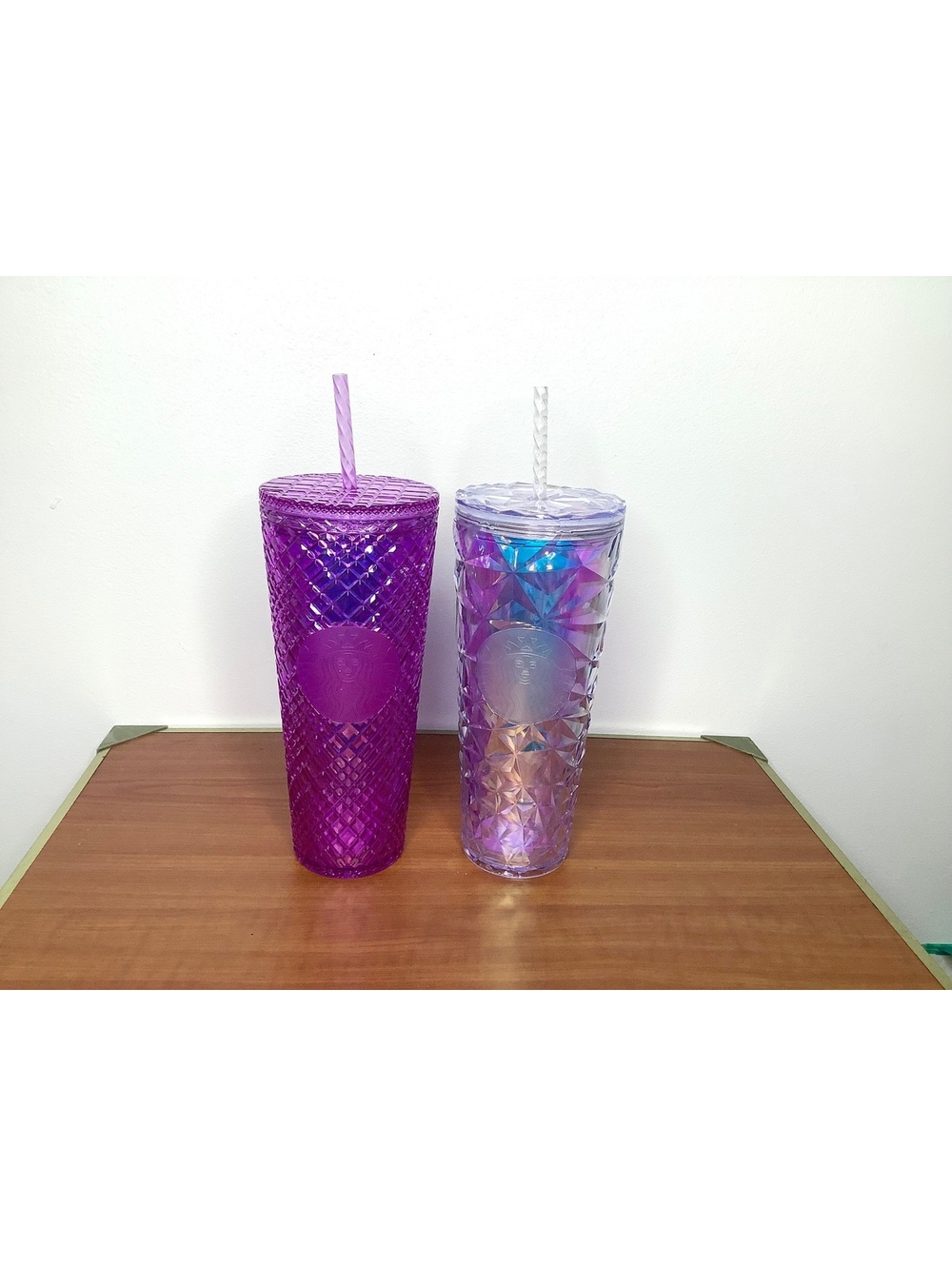 < NEW 2023 Starbucks Purple & Iridescent 24 oz. Tumbler Bundle > - Picture 2 of 7